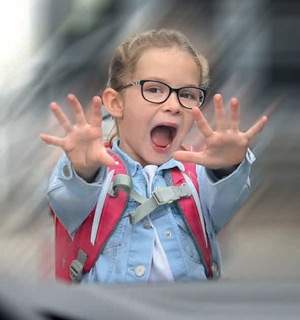 Mehr über den Artikel erfahren Alle mal aufpassen! Nur kurz ist viel zu lang! Große Pause für alle Autos!